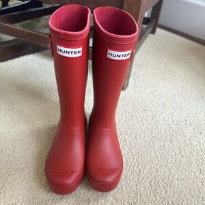 NIB Adorable rain boots. Classic Hunter Wellies!